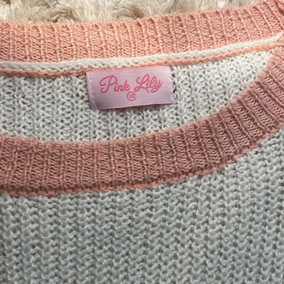 Pink Lily sweater - Picture 2 of 2